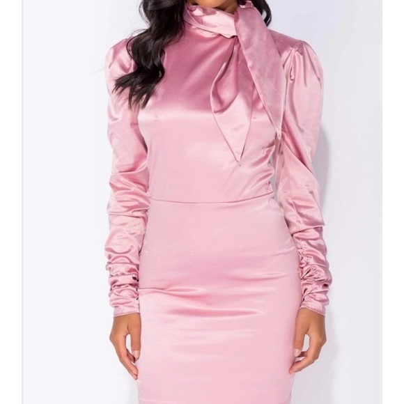 LIGHT PINK SATIN BOW LONG SLEEVE DRESS WITH PUSSYCAT BOW A LAVALLIERE - Picture 4 of 5